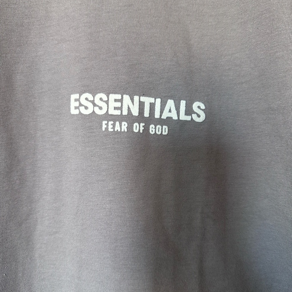 Fear of God Essentials Desert Taupe Logo Long Sleeve Tee NWT XXS - Picture 3 of 10